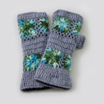 NP wrist warmer with floral pattern | gray turquoise